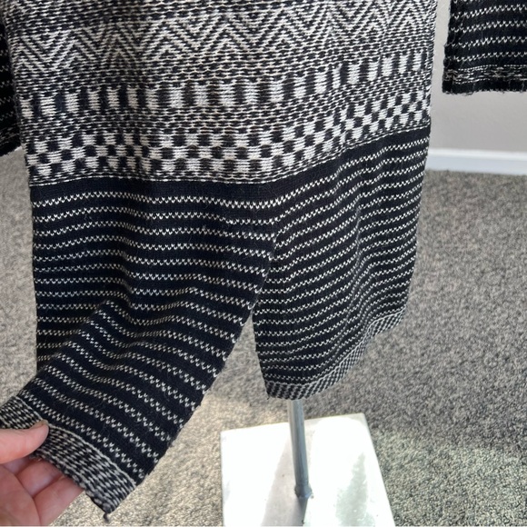 Anthropologie Angel Of The North Black and Cream Patterned Cardigan - Picture 7 of 11